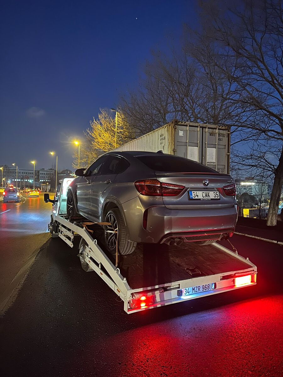 Gece BMW X6 taşıma